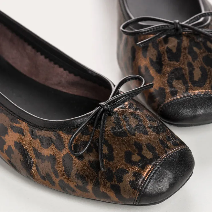 ballerines_harmony_metallise_leopard_3-1.webp Toute La Collection | Ballerines & Babies | Reqins BALLERINES HARMONY METALLISE LEOPARD ANIMALIER